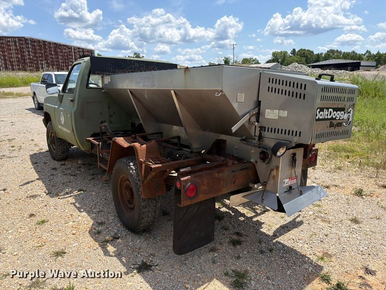 image for item EX2591 1986 Chevrolet D30 pickup truck cab and chassis
