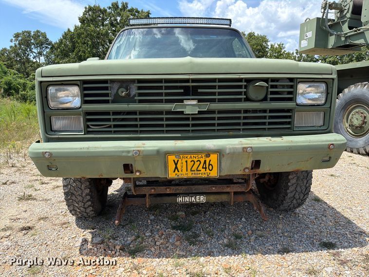 image for item EX2591 1986 Chevrolet D30 pickup truck cab and chassis