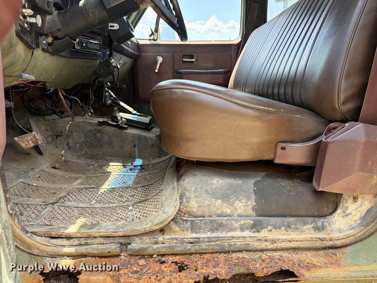 image for item EX2591 1986 Chevrolet D30 pickup truck cab and chassis