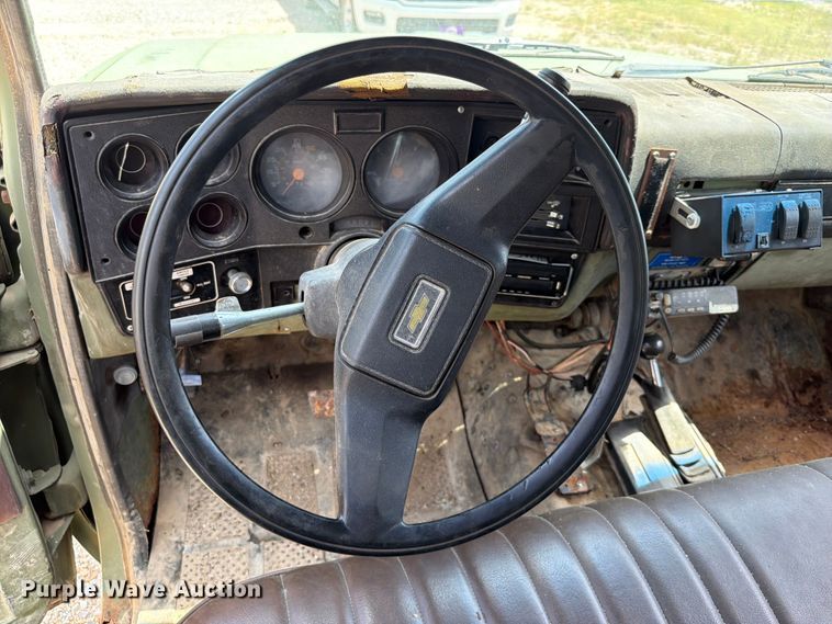 image for item EX2591 1986 Chevrolet D30 pickup truck cab and chassis