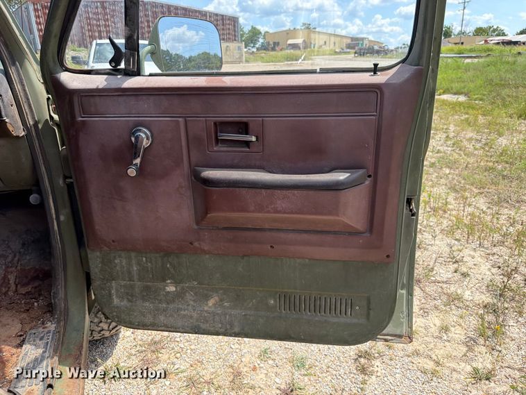 image for item EX2591 1986 Chevrolet D30 pickup truck cab and chassis