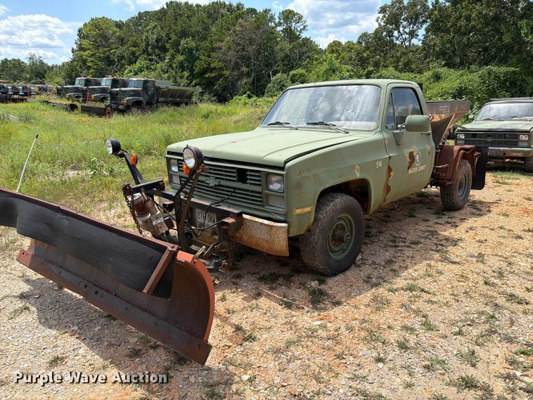 1985 Chevrolet D30 pickup truck cab and chassis