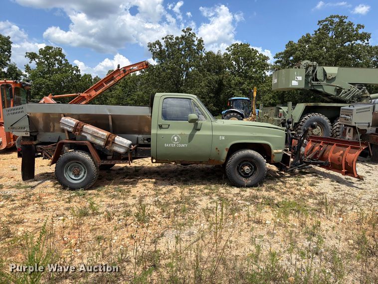 image for item EX2592 1985 Chevrolet D30 pickup truck cab and chassis