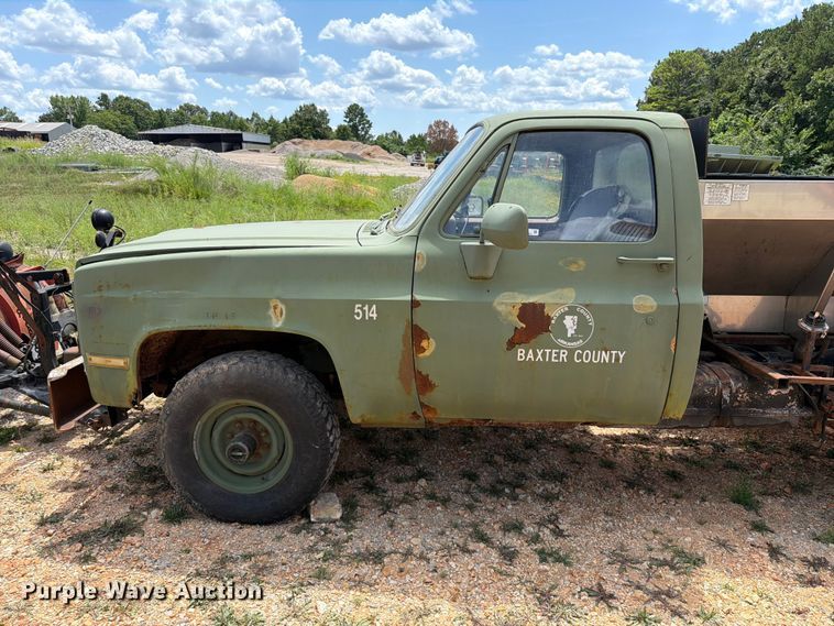 image for item EX2592 1985 Chevrolet D30 pickup truck cab and chassis