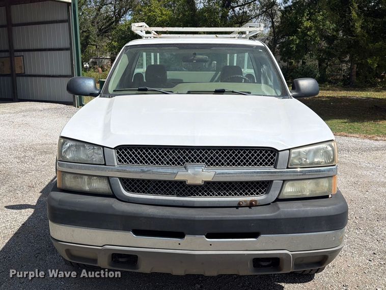 image for item EX4282 2004 Chevrolet Silverado 2500HD utility bed pickup truck