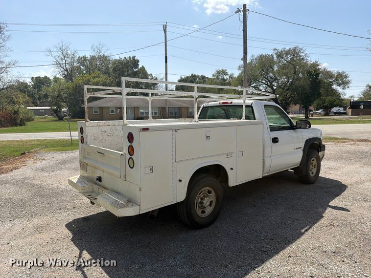 image for item EX4282 2004 Chevrolet Silverado 2500HD utility bed pickup truck