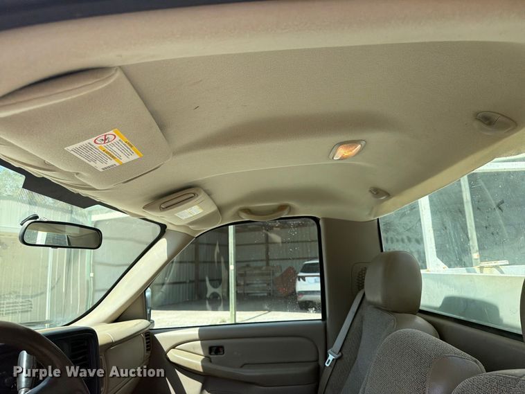 image for item EX4282 2004 Chevrolet Silverado 2500HD utility bed pickup truck