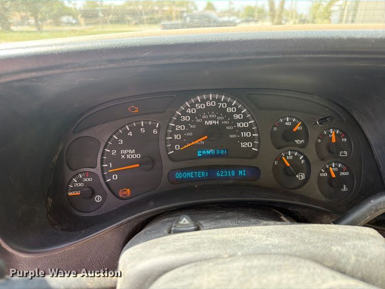 image for item EX4282 2004 Chevrolet Silverado 2500HD utility bed pickup truck
