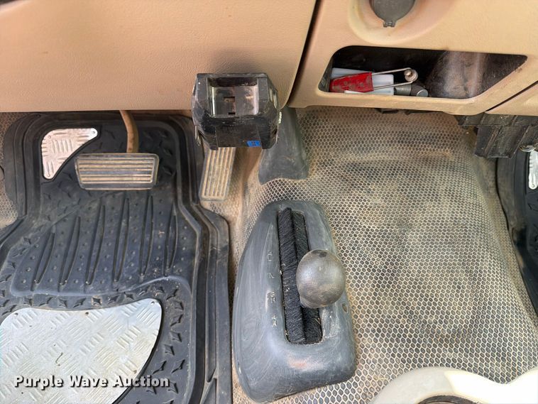 image for item EX4282 2004 Chevrolet Silverado 2500HD utility bed pickup truck