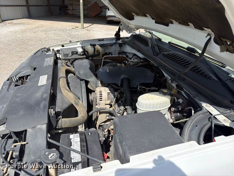 image for item EX4282 2004 Chevrolet Silverado 2500HD utility bed pickup truck