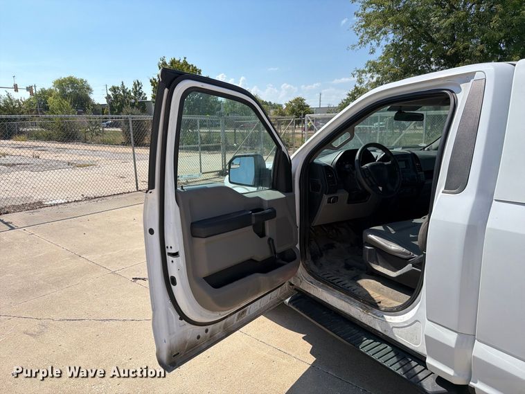 image for item EX4608 2016 Ford F150 pickup truck