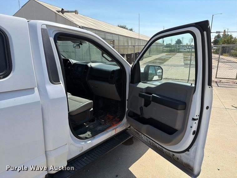 image for item EX4608 2016 Ford F150 pickup truck