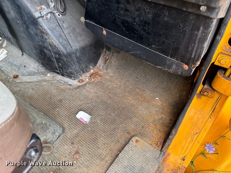 image for item FB5839 2002 International 4900 dump truck