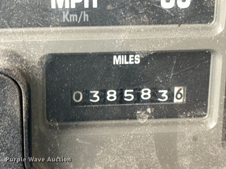 image for item FB5839 2002 International 4900 dump truck