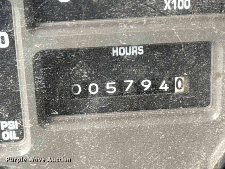 image for item FB5839 2002 International 4900 dump truck