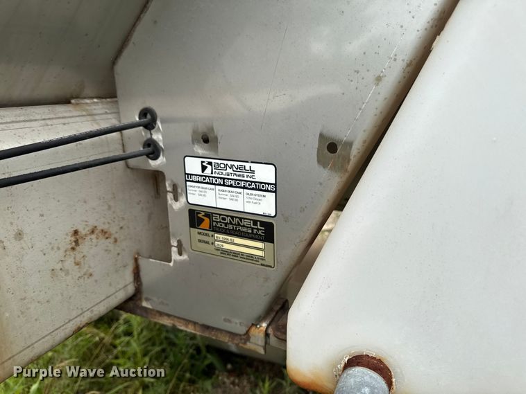 image for item FB5839 2002 International 4900 dump truck