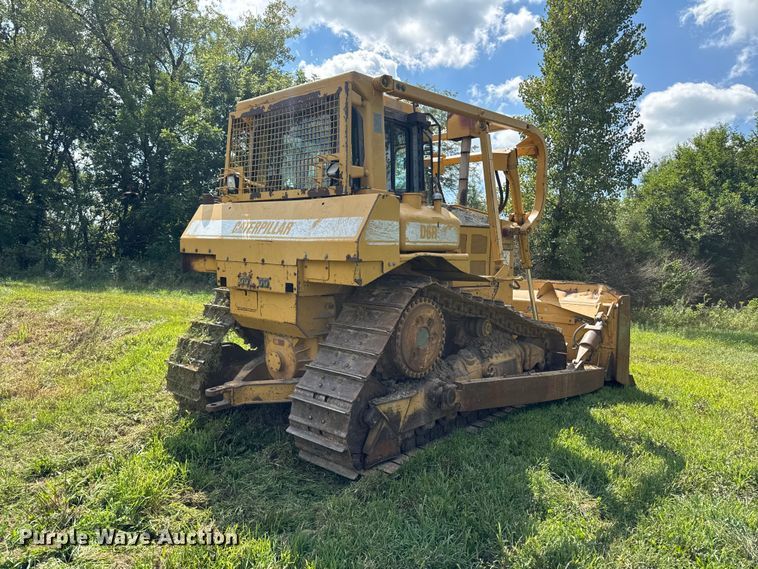 image for item FB5943 1999 Caterpillar D6R XL dozer