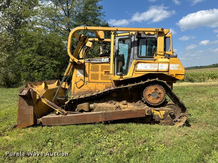 image for item FB5943 1999 Caterpillar D6R XL dozer