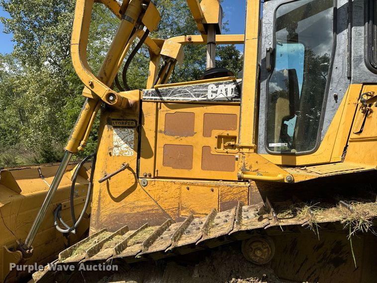 image for item FB5943 1999 Caterpillar D6R XL dozer