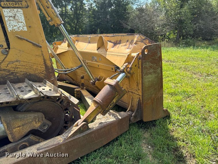 image for item FB5943 1999 Caterpillar D6R XL dozer
