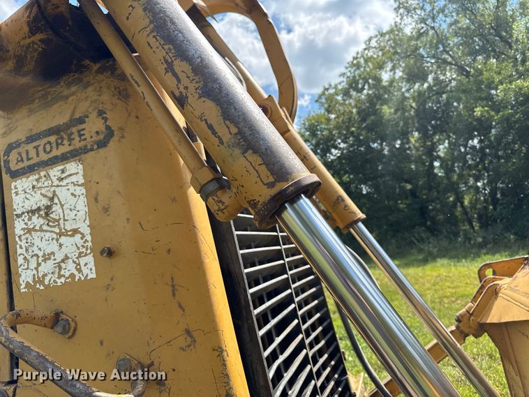 image for item FB5943 1999 Caterpillar D6R XL dozer