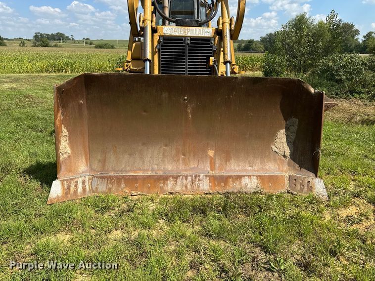 image for item FB5943 1999 Caterpillar D6R XL dozer