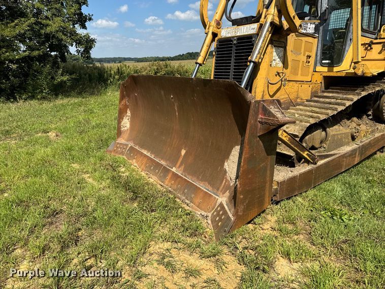 image for item FB5943 1999 Caterpillar D6R XL dozer