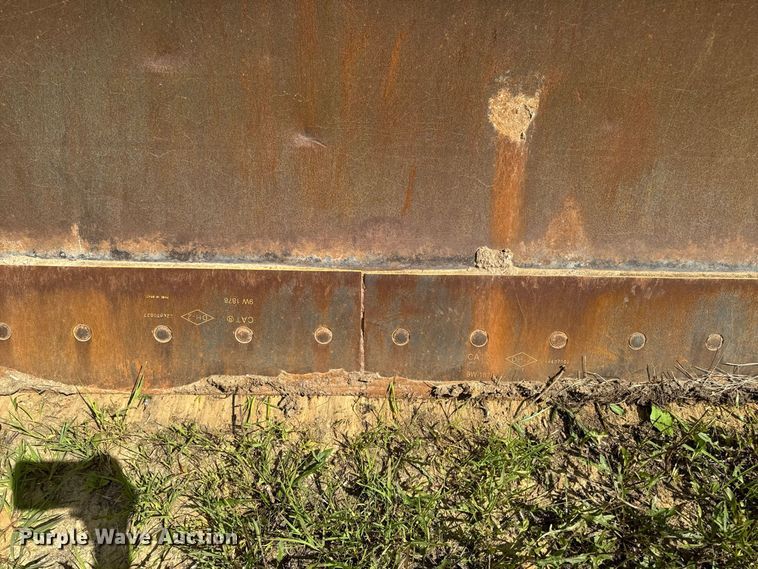 image for item FB5943 1999 Caterpillar D6R XL dozer