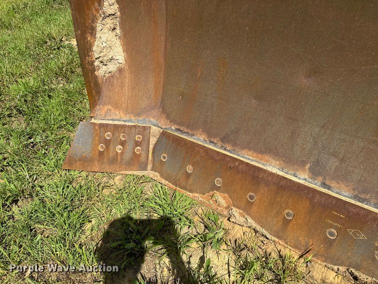 image for item FB5943 1999 Caterpillar D6R XL dozer