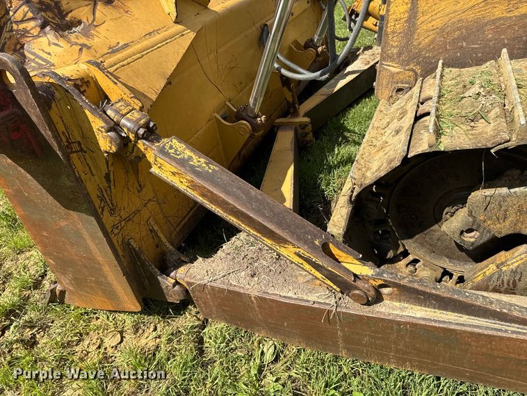 image for item FB5943 1999 Caterpillar D6R XL dozer