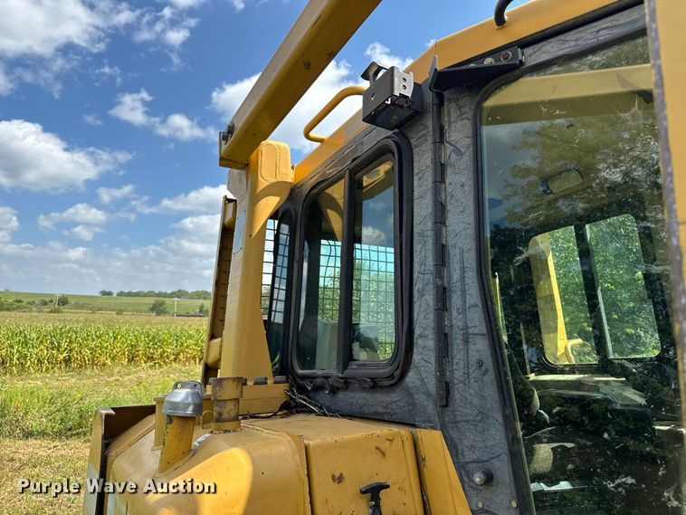 image for item FB5943 1999 Caterpillar D6R XL dozer