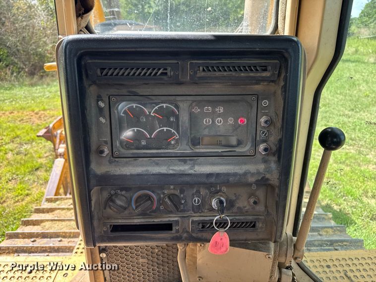 image for item FB5943 1999 Caterpillar D6R XL dozer