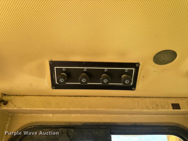 image for item FB5943 1999 Caterpillar D6R XL dozer