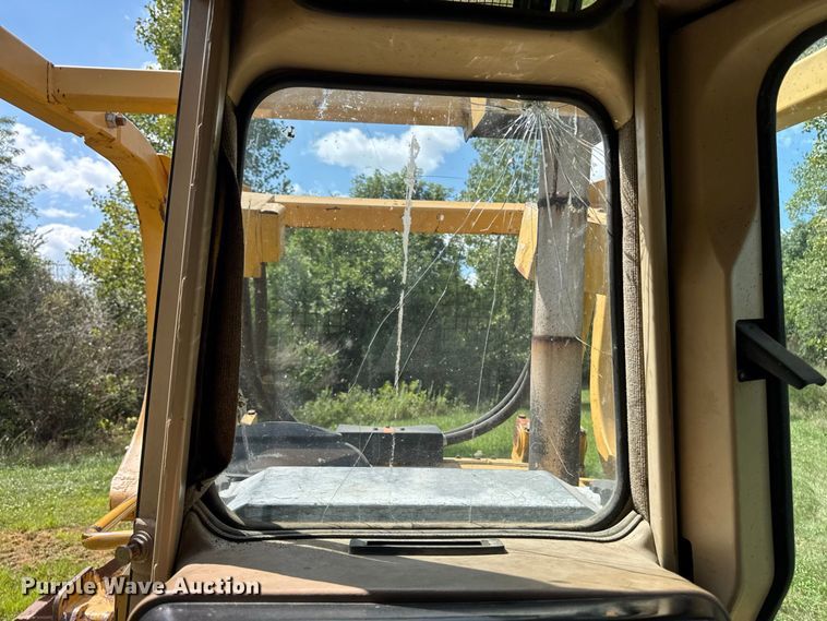 image for item FB5943 1999 Caterpillar D6R XL dozer