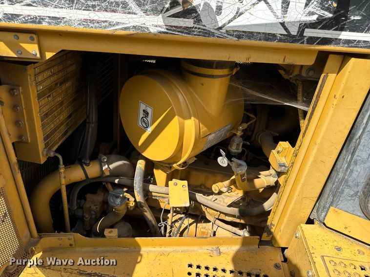 image for item FB5943 1999 Caterpillar D6R XL dozer