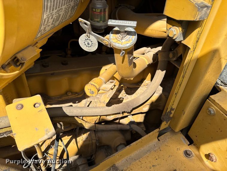 image for item FB5943 1999 Caterpillar D6R XL dozer