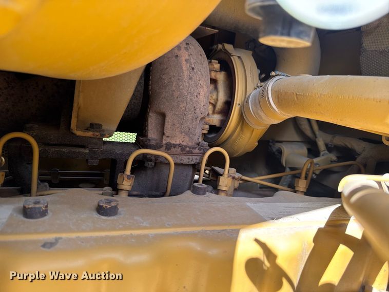 image for item FB5943 1999 Caterpillar D6R XL dozer