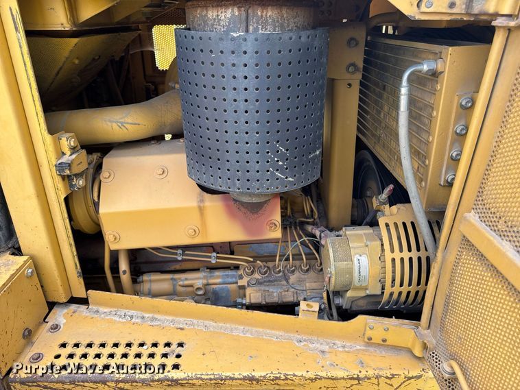 image for item FB5943 1999 Caterpillar D6R XL dozer