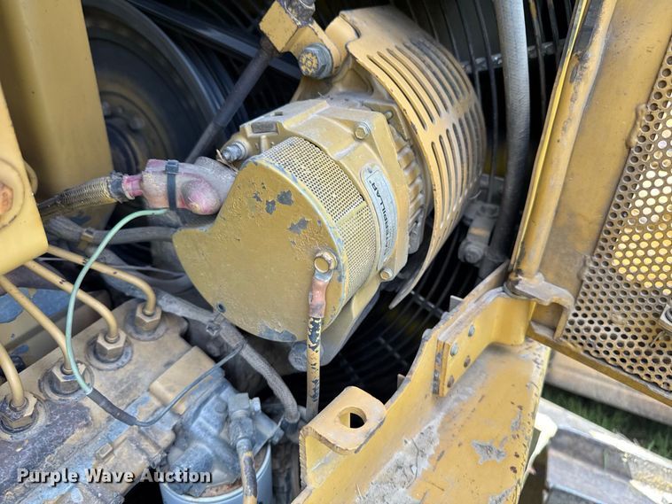 image for item FB5943 1999 Caterpillar D6R XL dozer