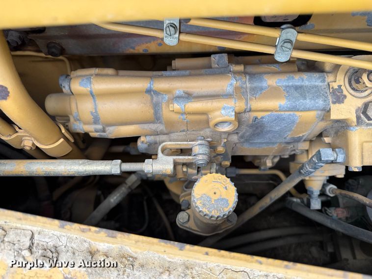 image for item FB5943 1999 Caterpillar D6R XL dozer