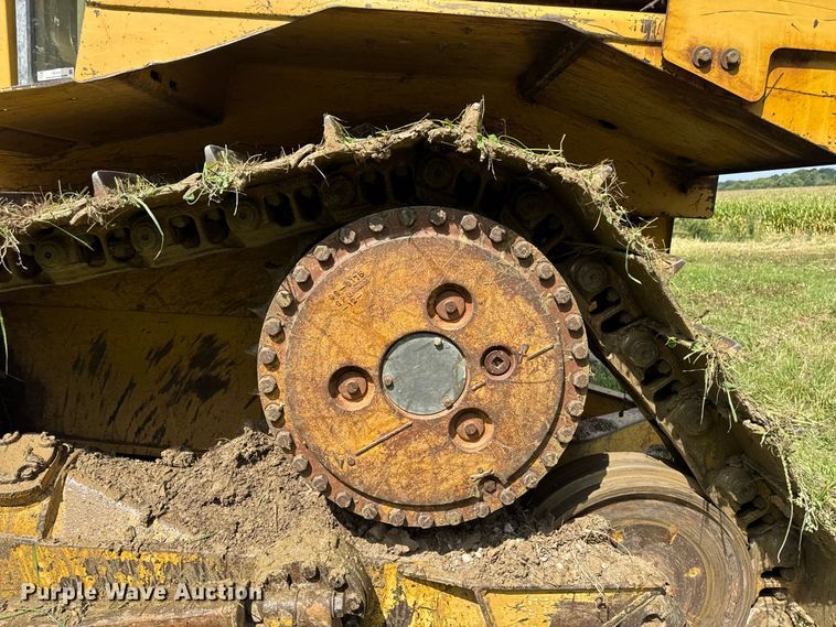 image for item FB5943 1999 Caterpillar D6R XL dozer