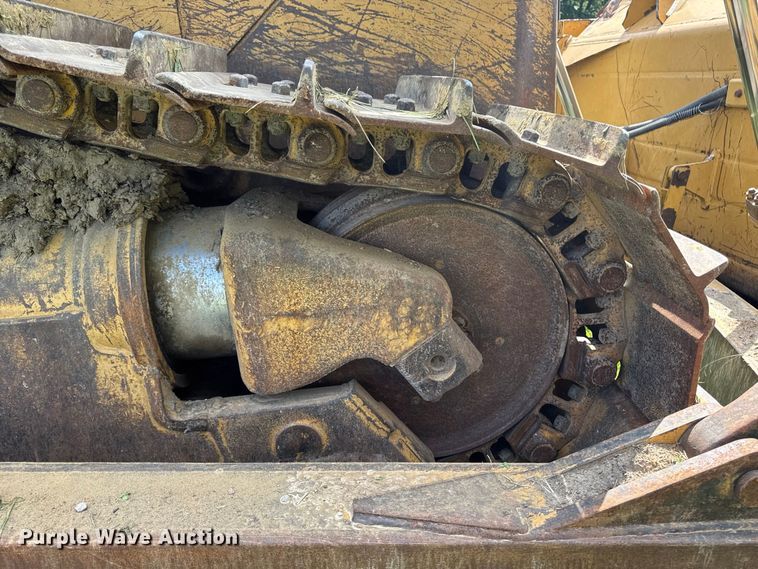 image for item FB5943 1999 Caterpillar D6R XL dozer
