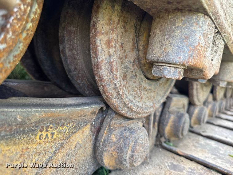 image for item FB5943 1999 Caterpillar D6R XL dozer