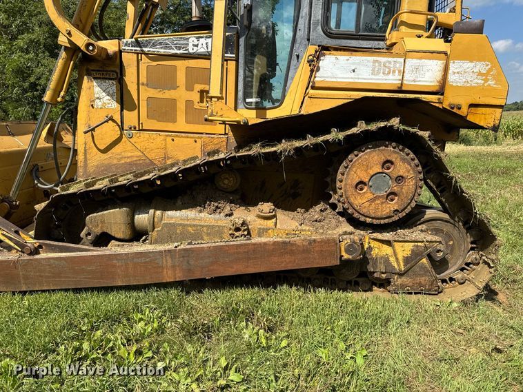image for item FB5943 1999 Caterpillar D6R XL dozer