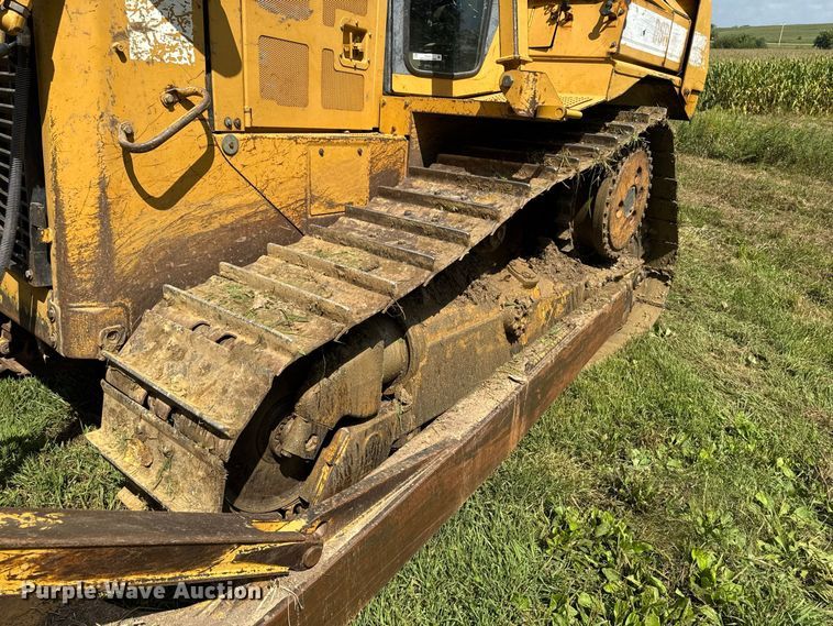 image for item FB5943 1999 Caterpillar D6R XL dozer