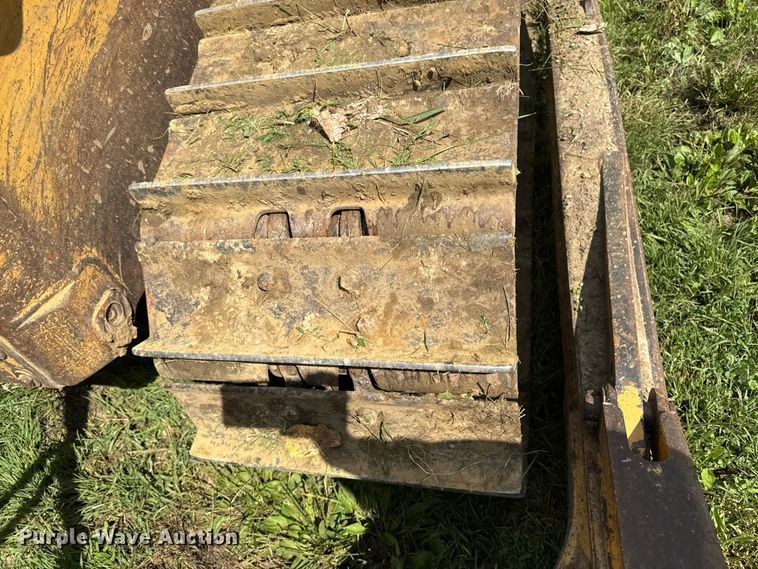 image for item FB5943 1999 Caterpillar D6R XL dozer