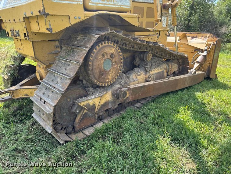 image for item FB5943 1999 Caterpillar D6R XL dozer
