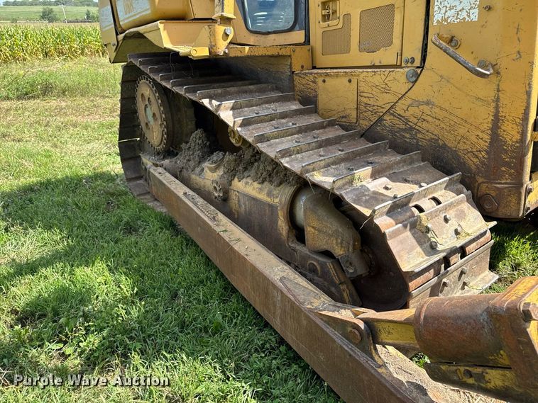 image for item FB5943 1999 Caterpillar D6R XL dozer