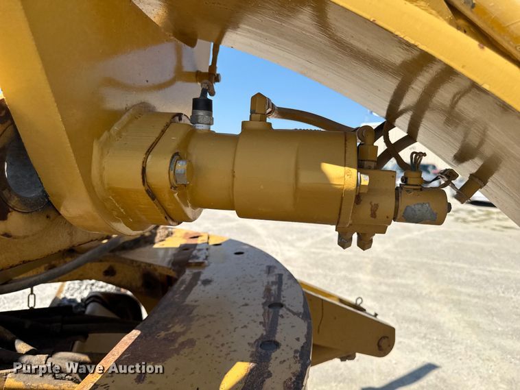 image for item FB5945 2007 Caterpillar 140H motor grader
