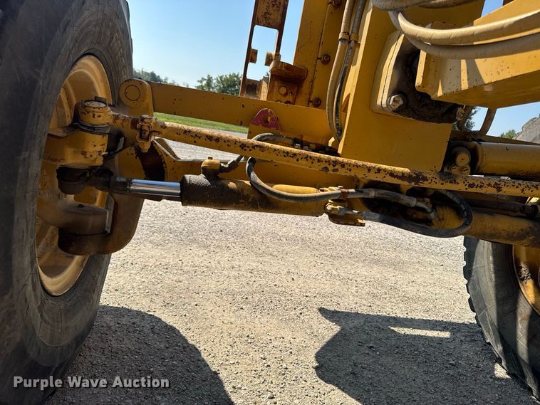 image for item FB5945 2007 Caterpillar 140H motor grader